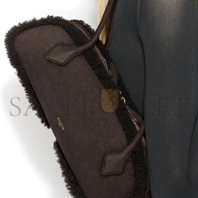 ALAÏA LE TECKEL MEDIUM BAG IN MERINO SHEARLING AA1S06033I048 (33*11*10cm)